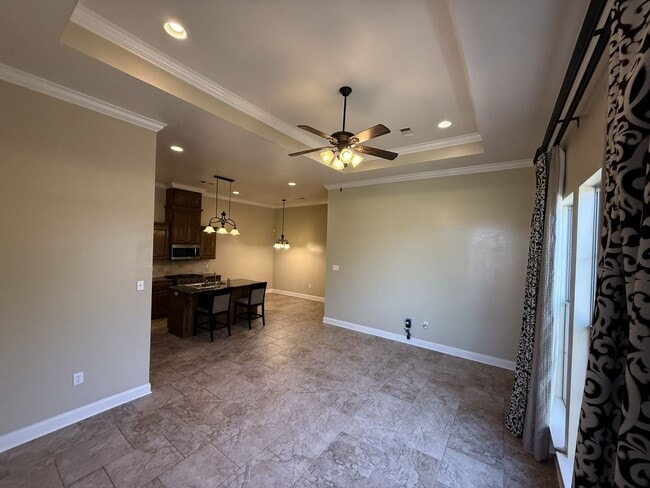 Building Photo - Charming 3 Bedroom Home in Willowbrook Sub...