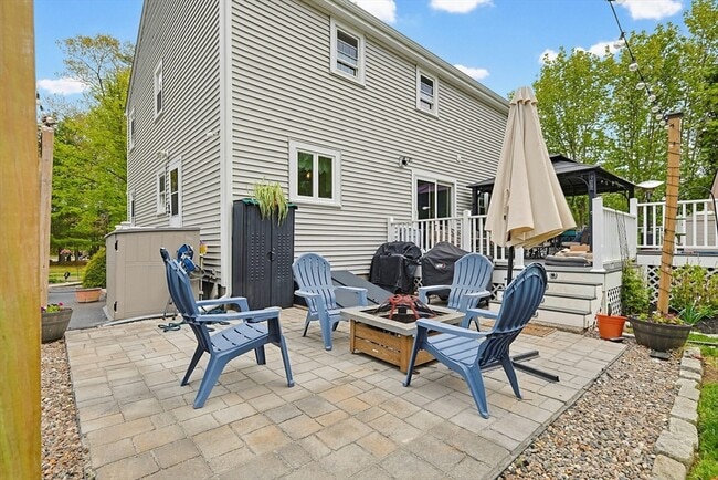 Building Photo - 35 Millbrook Dr