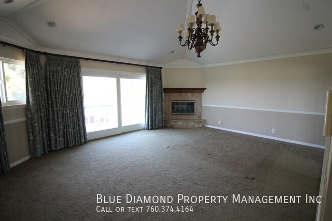 Building Photo - 3008 Azahar St