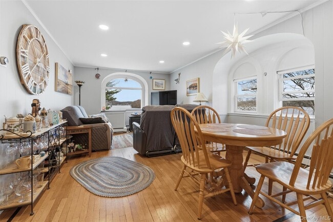 Building Photo - 598 N Lake Blvd