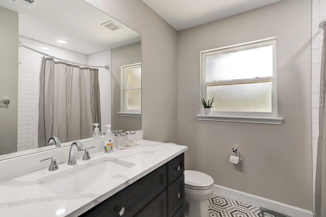 Building Photo - 5146 Stuyvesant Ln