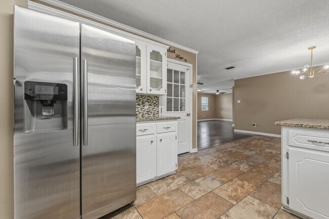 Building Photo - Nice 3 Bedroom 2 and a Half Bathroom House in Jacksonville, Arkansas
