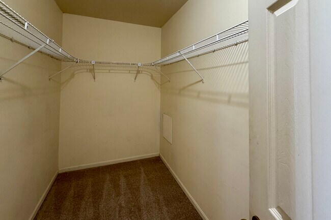 Building Photo - 14614 Stream Pond Dr