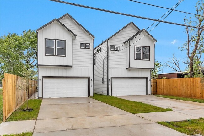 Building Photo - 6918 Dumble St