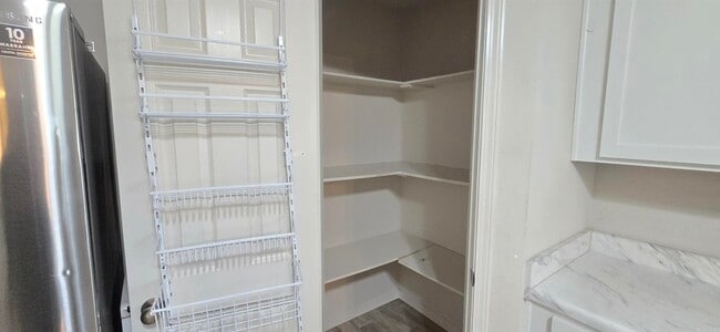 Building Photo - 8700 Northwood Creek Dr