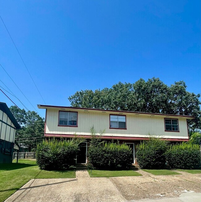 Building Photo - 1201 Brice Rd