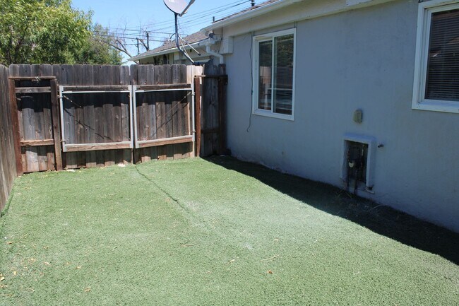 Building Photo - 53 Alturas Ave