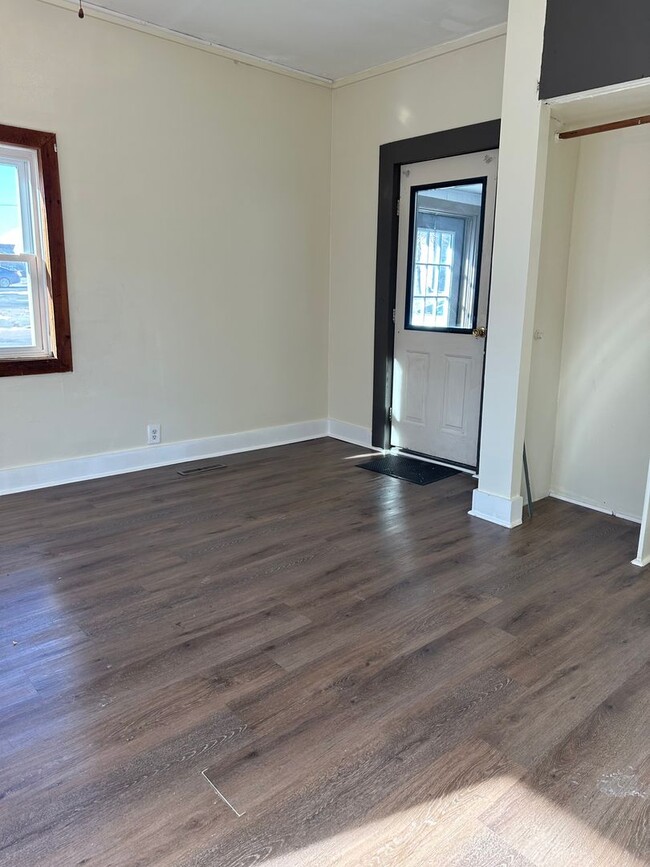 Building Photo - 208 S Andrews Ave