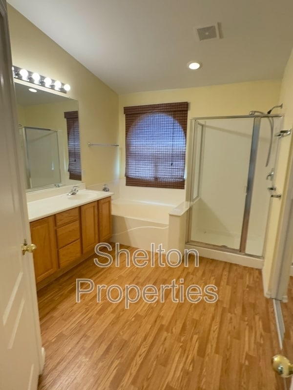 Building Photo - 12917 W Earll Dr