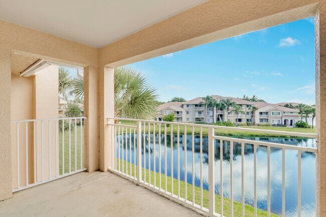 Building Photo - 141 SW Palm Dr