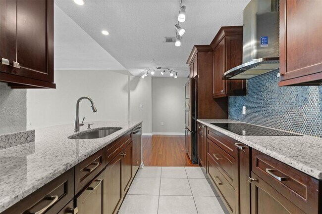 Building Photo - 700 S Harbour Island Blvd