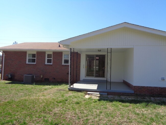 Building Photo - Well-Maintained 2 Bedroom House for Rent