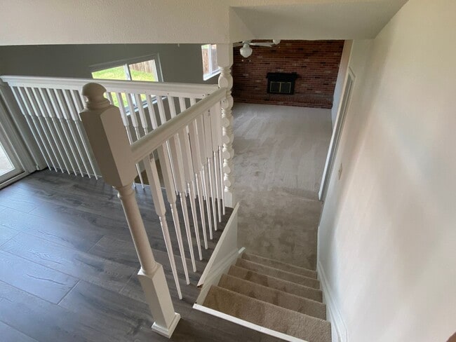 Building Photo - Family Style Home In The Coveted Marsten Neighborhood!