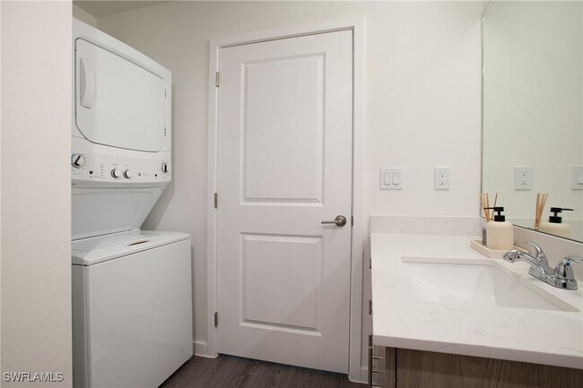 Building Photo - 3260 Stockton St