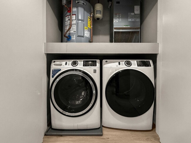 Building Photo - 901 Canal St