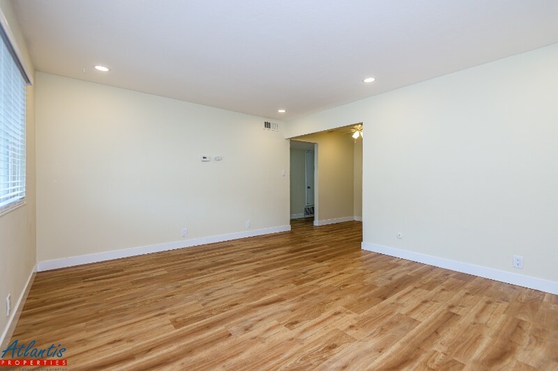 Building Photo - 642 Blythe Ct