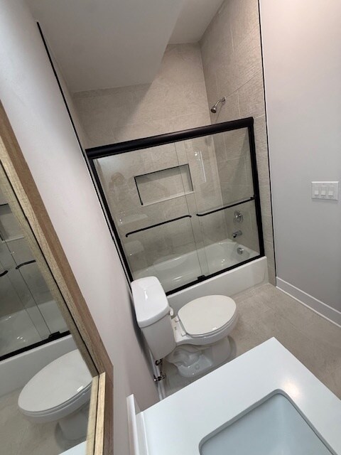 Unit 2 - Bathroom Tub - 6009 Jefferson St
