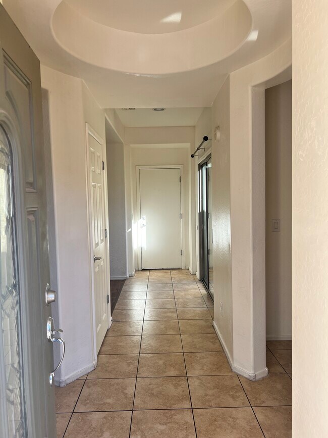 Building Photo - 14072 W Country Gables Dr