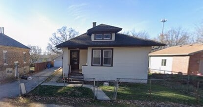Building Photo - 827 Porter St