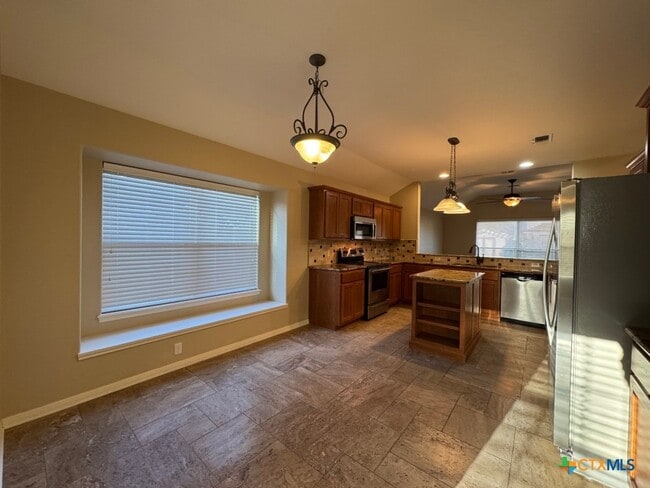 Building Photo - 318 Silverado Trail