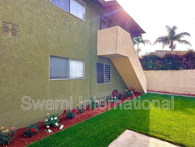 Building Photo - 25532 1/4 Oak St.