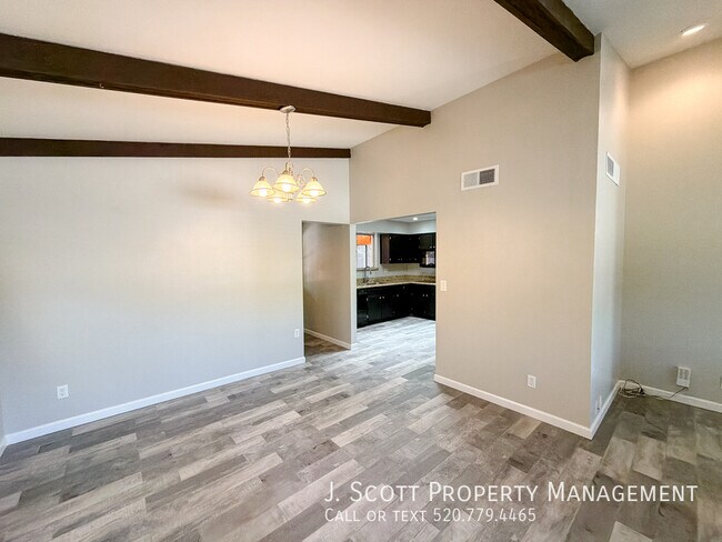 Building Photo - 3914 E Becker Ln