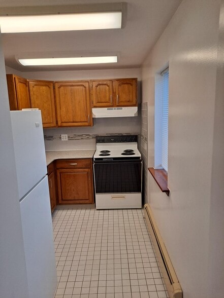 2nd floor kitchen - 837 W Liberty St