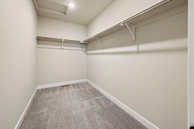 Building Photo - 11197 House Finch Ln