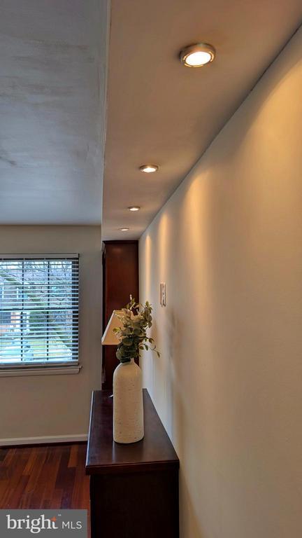 Building Photo - 33 Badger Gate Ct