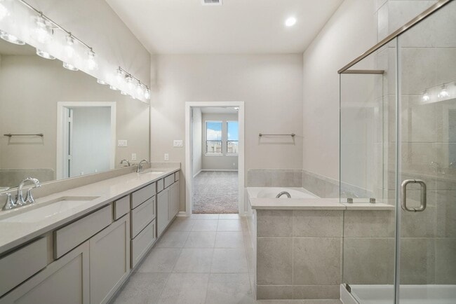Building Photo - 1547 Crystal Stream Dr