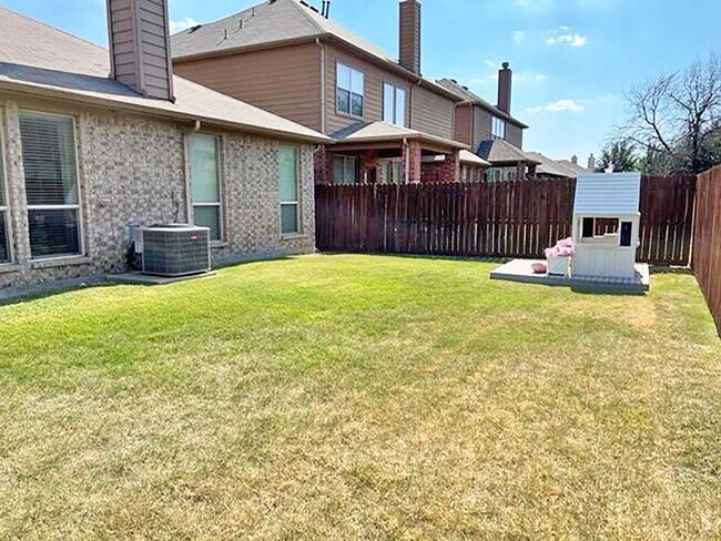 Building Photo - Beautiful 3 Bdrm 2 Bath Home in Fort Worth Texas - Near Haslet