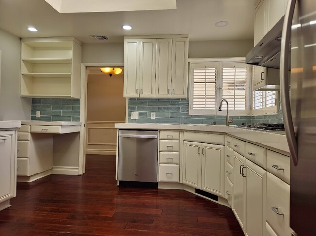 Building Photo - 1219 Essex Ln