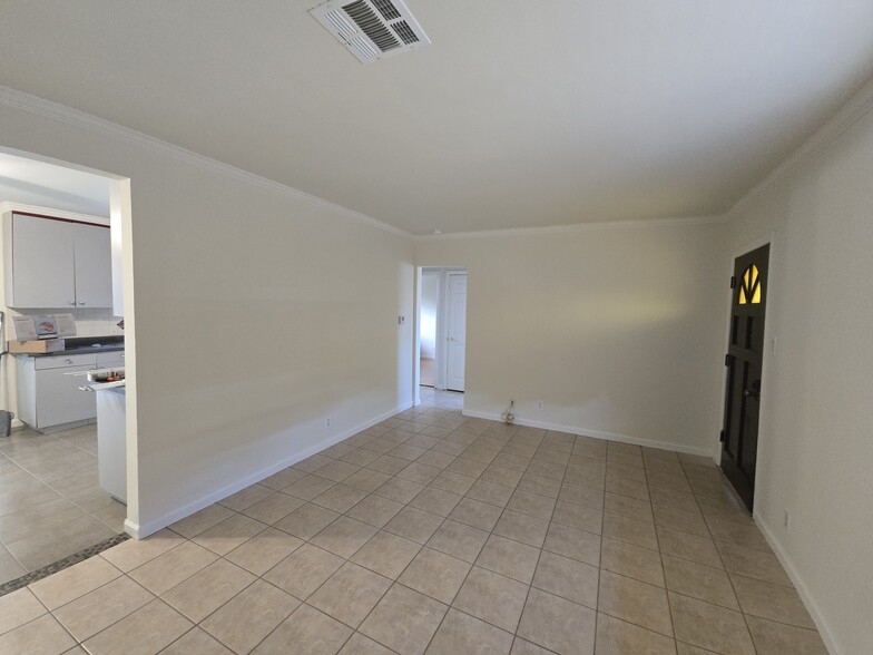 living room - 7637 N Claybeck Ave