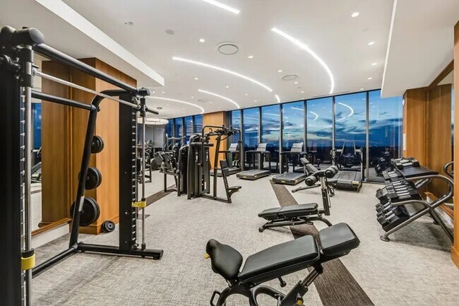 Building Photo - Luxury High-Rise Living with Up to 4 Weeks...