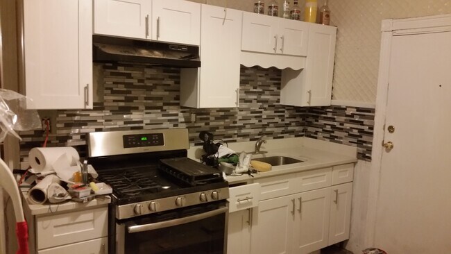 Building Photo - 19 Walnut St