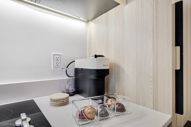 Building Photo - 36 NE 2nd St