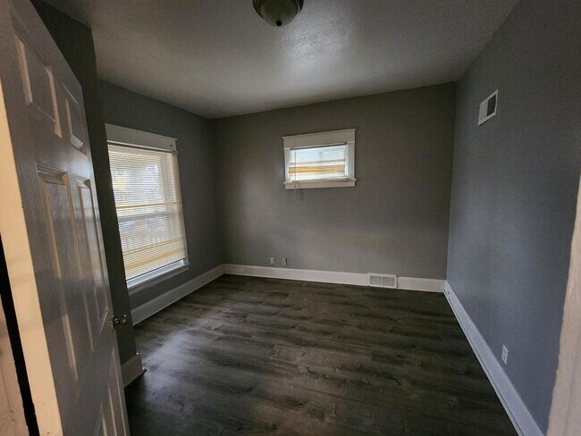 Building Photo - 2012 S 36th St