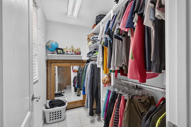Building Photo - "Charming 4-Bedroom Townhouse Oasis on Barcelona Drive with 3 Full Baths – Spacious 1867 Sq. Ft. ...