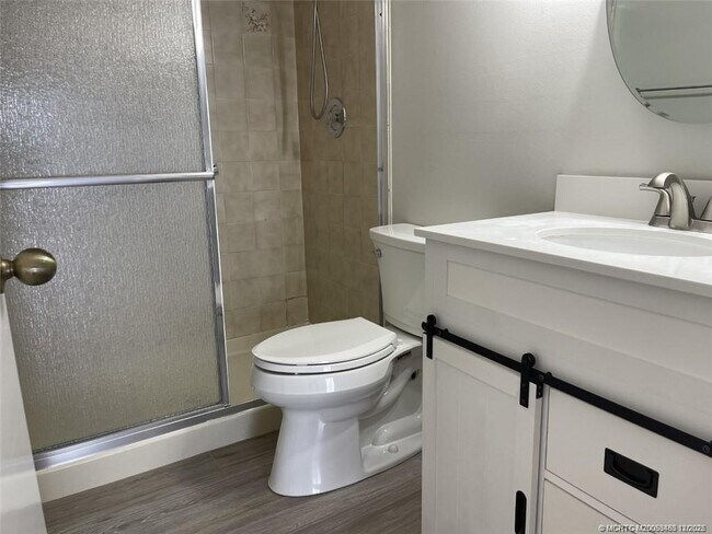 Building Photo - 2114 SW Silver Pine Way