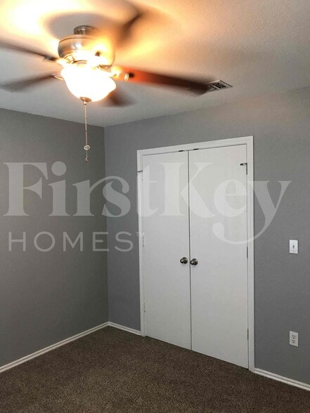 Building Photo - 9655 Shorebird Ln