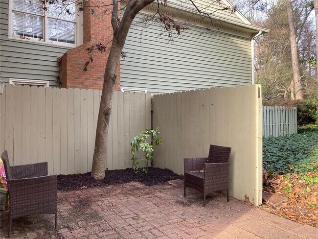 Building Photo - 2 Mt Vernon Cir