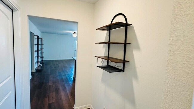 Building Photo - 132 Maywood Ln