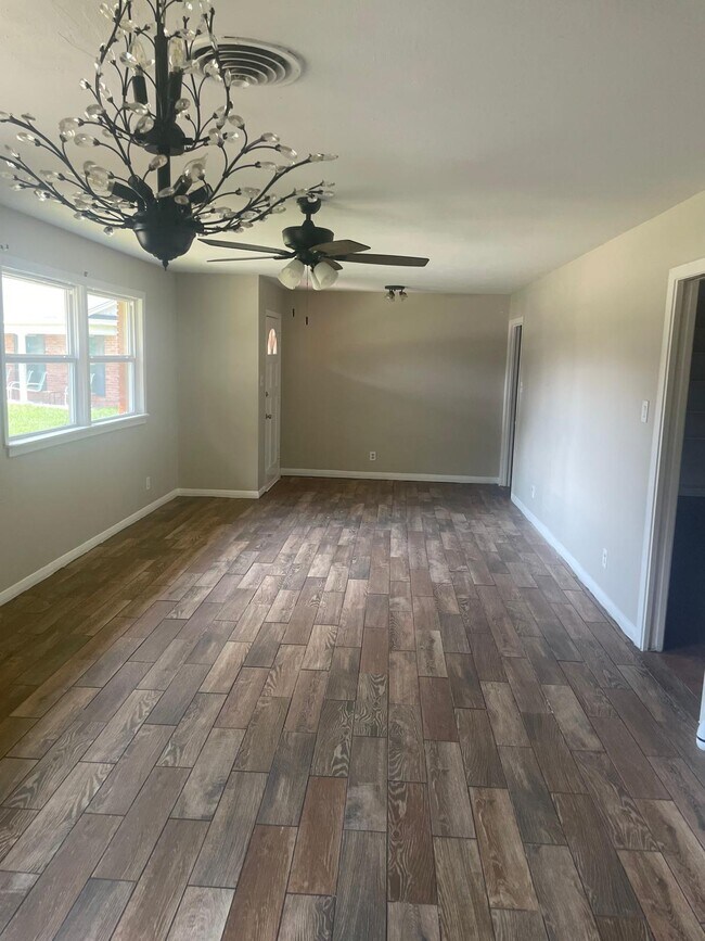 Building Photo - 3520 Lazy Ln