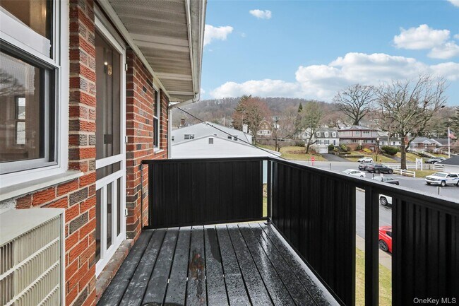 Building Photo - 20 Francis Ave