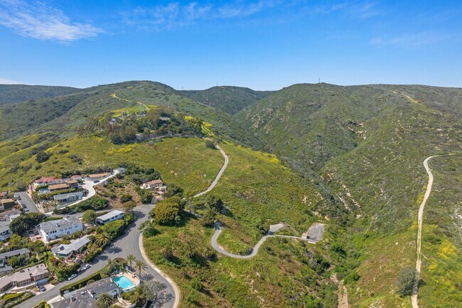 Building Photo - Monterey