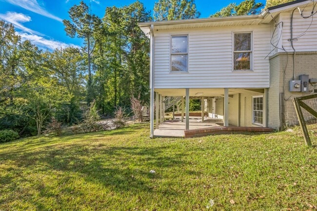 Building Photo - 2161 Chapel Hill Rd