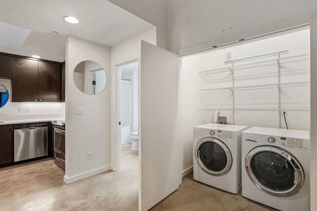 Building Photo - 18-20 N Monroe St