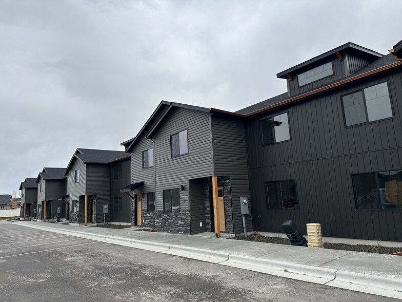 Building Photo - 3780 Philbin Rd