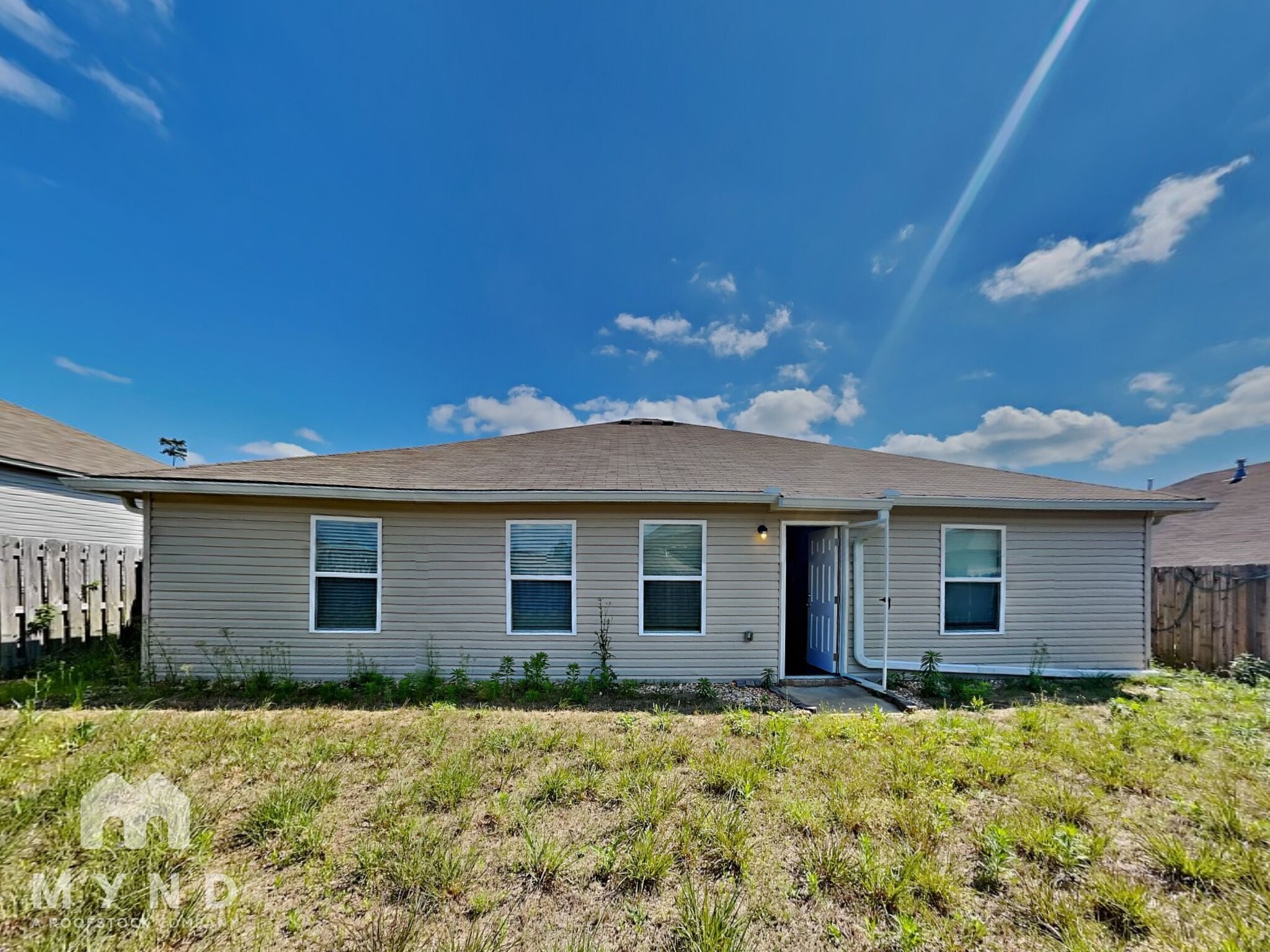 Building Photo - 390 Woodland Trl