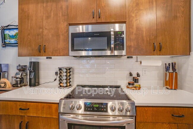 Building Photo - 2511 NE 59th St